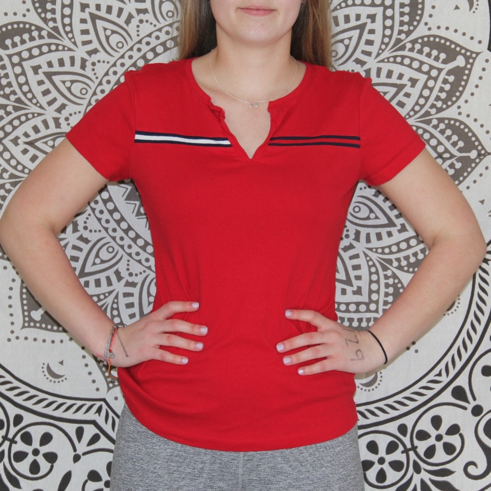 red Tommy t-shirt